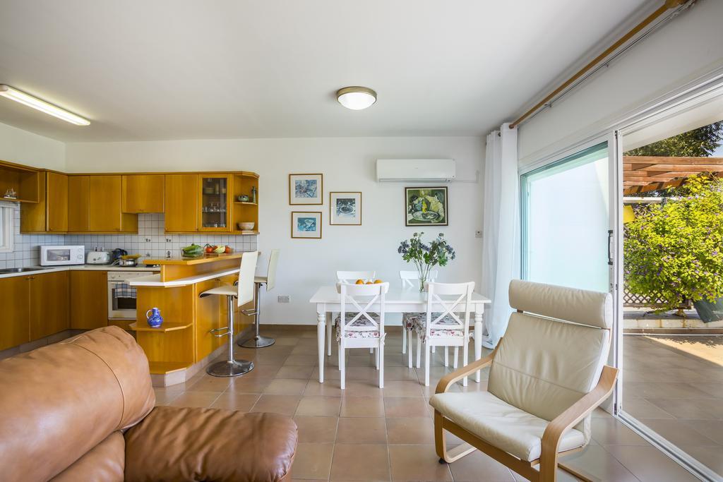 Protaras Beachfront Sirina Lina Suite Паралимни Екстериор снимка